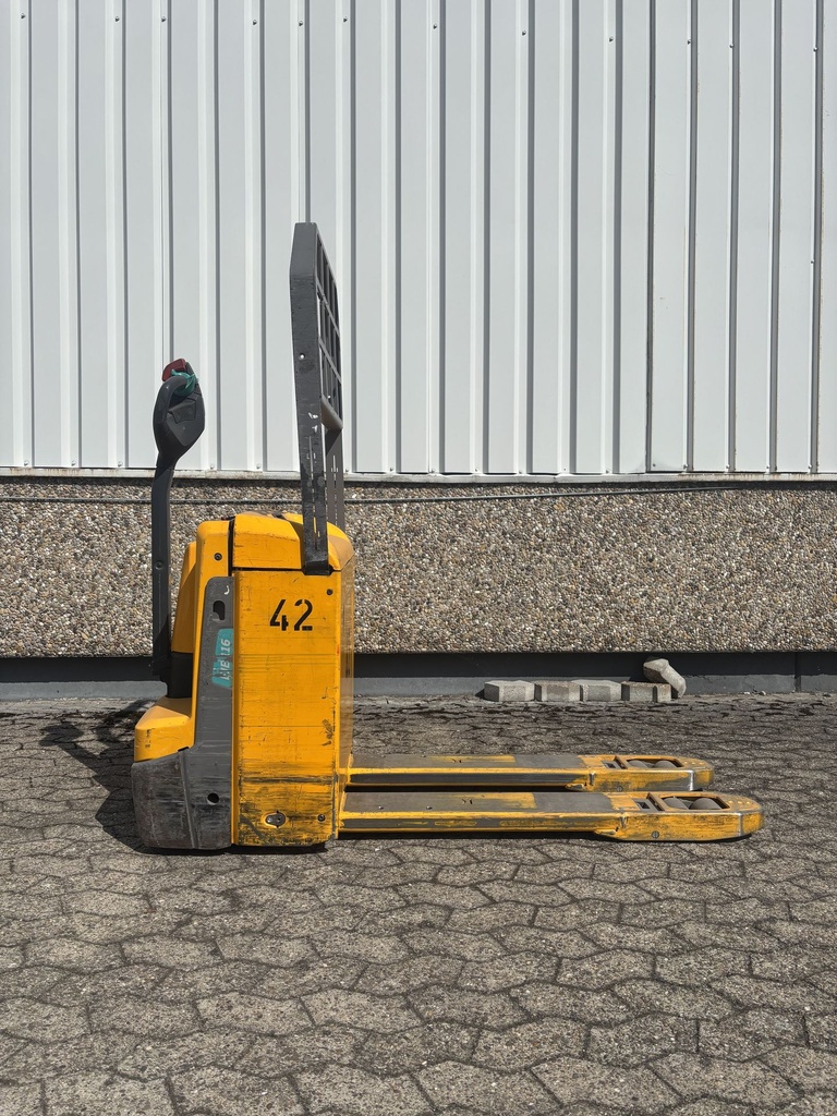 d4eec85d35816457adda4c34041b1b83.jpg